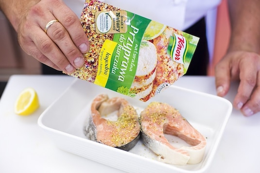 Łosoś pachnący koperkiem - Krok 2