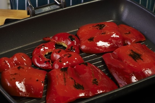 Makaron z grillowaną papryką - Krok 1