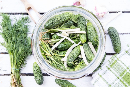 Jak zrobić ogórki małosolne? Sprawdzony przepis