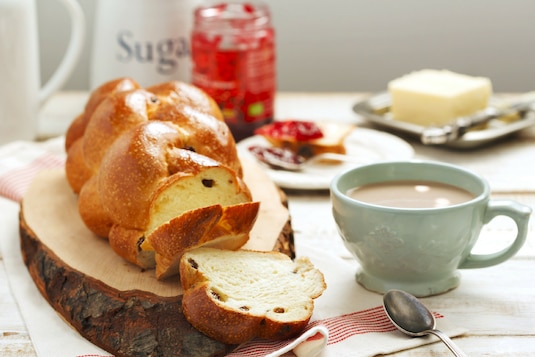 Jak długo piec ciasto drożdżowe?