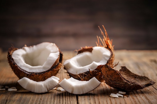 Jak otworzyć kokos? - porady kulinarne