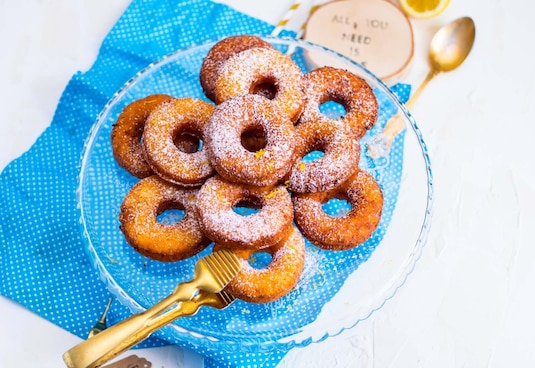 Jak zrobić oponki? Co zrobić, żeby nie były twarde i nie piły tłuszczu?