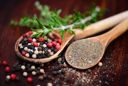 Za dużo pieprzu w zupie – jak złagodzić smak pieprzu?