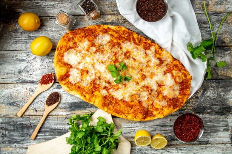 Pizza z twarogu bez mąki – przepis