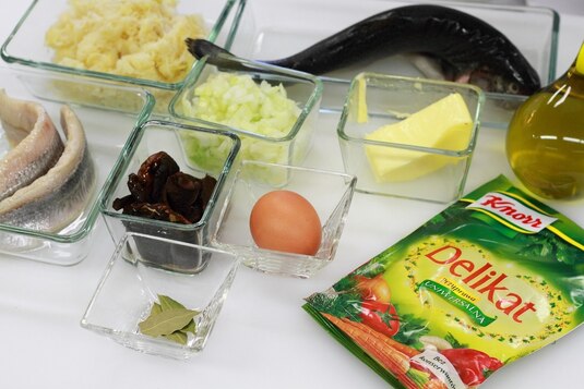 Pstrąg faszerowany kiszoną kapustą - Krok 1
