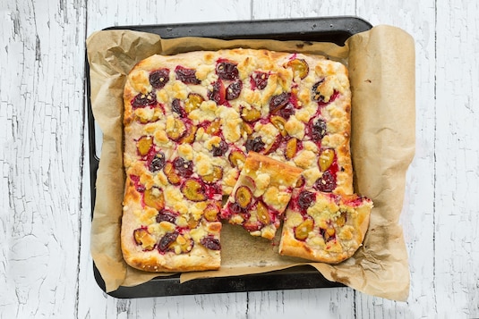 Puszyste drożdżówki, wielkanocna babka, bożonarodzeniowy makowiec czyli wszystko o cieście drożdżowym.