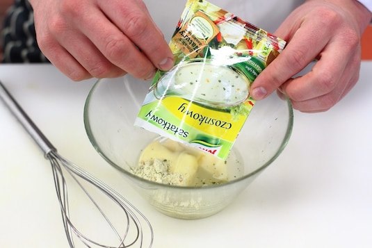 Surówka z kapusty pekińskiej z papryką - Krok 3