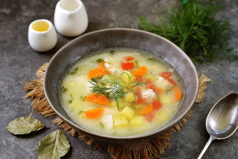 Zupa nylonowa — co to jest? Jak ją zrobić?