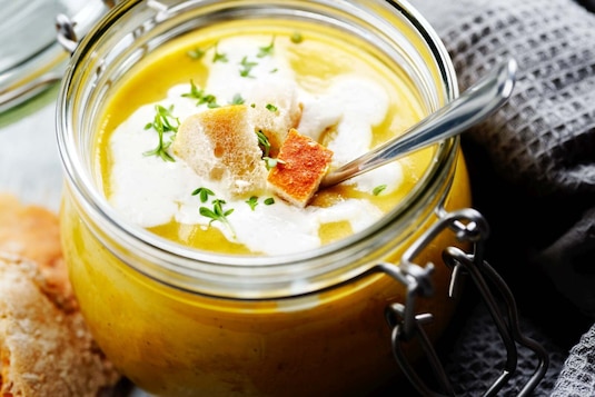 Ile może stać zupa w słoiku? Jak długo można trzymać ją w lodówce?