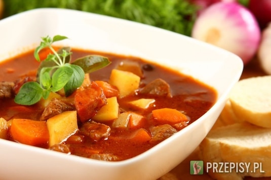 Zimowe zupy na rozgrzewkę. Gulaszowa