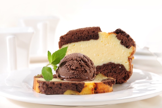 Łaciaty sernik z lodami