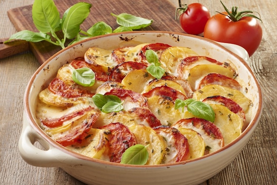 Ziemniaczane casserole z pomidorami - VIDEO