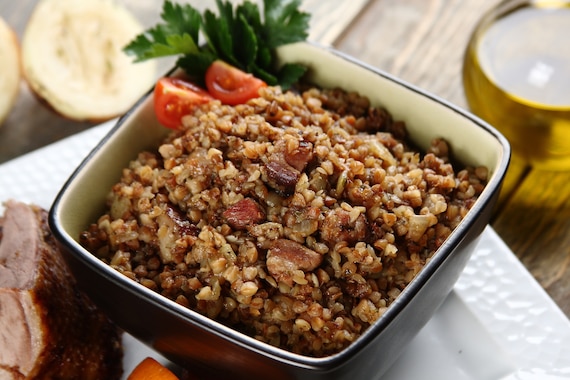 Aromatyczna kasza gryczana z boczkiem wędzonym