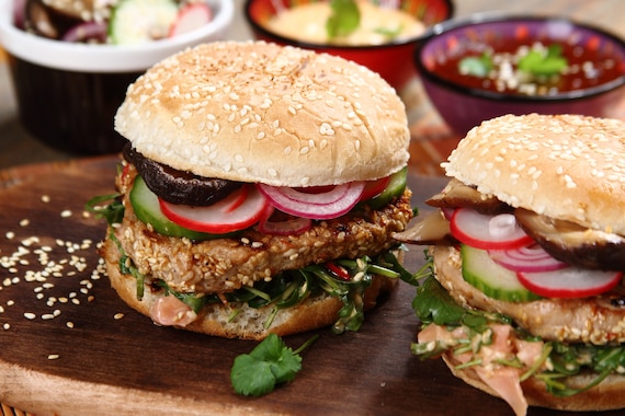 Burger z tuńczykiem