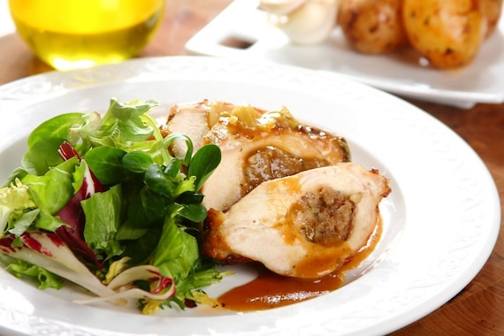 Chrupiący kurczak z selerem i serem pleśniowym