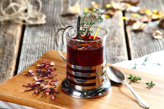 Czarna herbata z kwiatem hibiskusa i wanilią