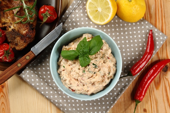 Dip z suszonych pomidorów