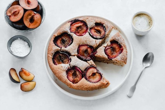 Bezglutenowe ciasto ze śliwkami