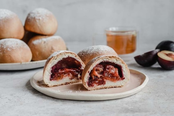 Bułeczki ze śliwkami