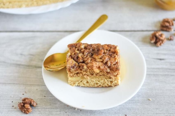 Miodowiec z orzechami