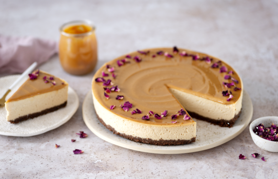 Sernik z masą kajmakową