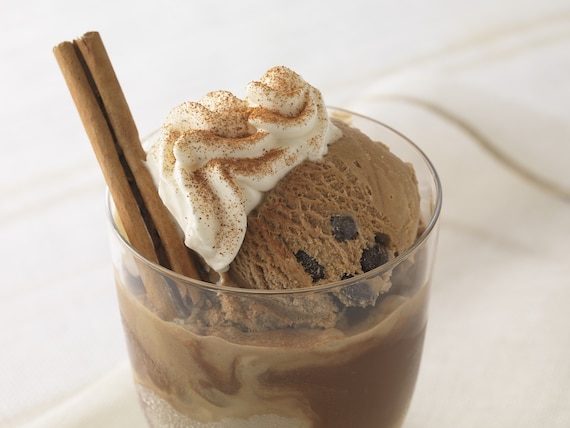 Gorący sos moccha z cynamonową nutą i lodami