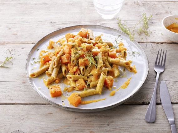 Makaron penne z dynią i pomarańczą