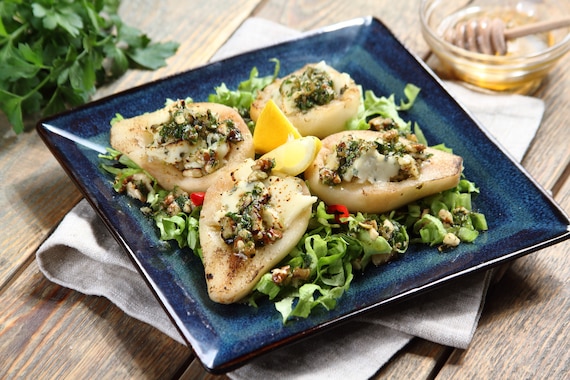 Grillowane gruszki z niebieskim serem 