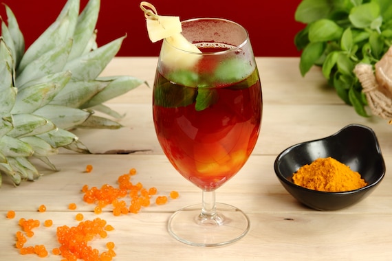 Herbata z ananasem i bazylią