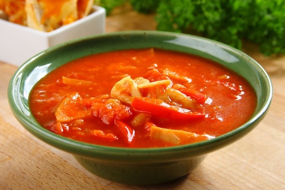 Hiszpańska zupa czosnkowa z grzankami