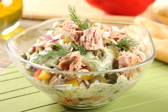 Sałatka ryżowa z tuńczykiem