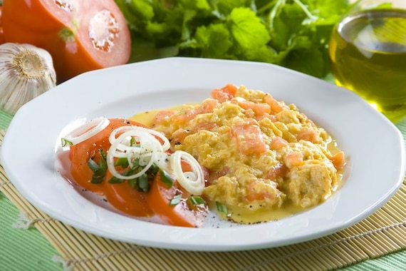 Jajecznica z pomidorami