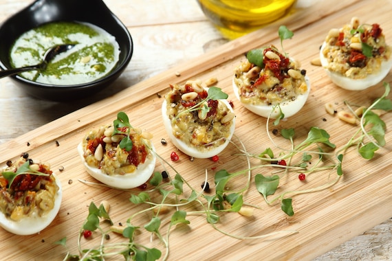 Jajka z majonezem, bazylią i rzeżuchą