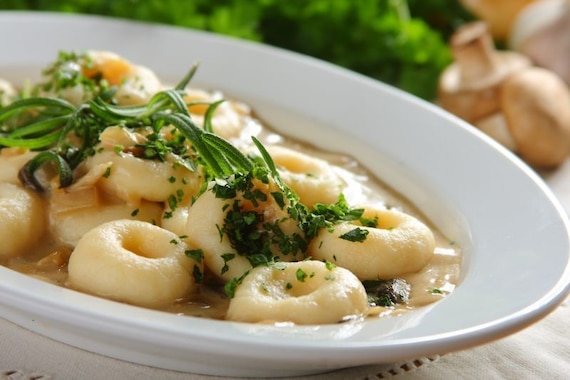 Kluski śląskie z sosem grzybowym