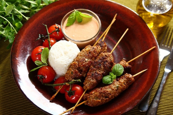 Kofta z sosem paprykowo-ziołowym