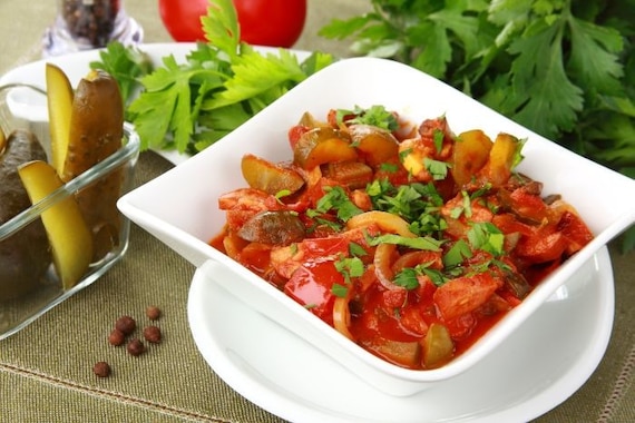 Kolorowy bigos (z ogórków kiszonych)