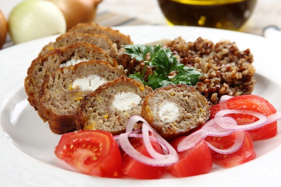 Kotlety mielone z cukinią i kozim serem