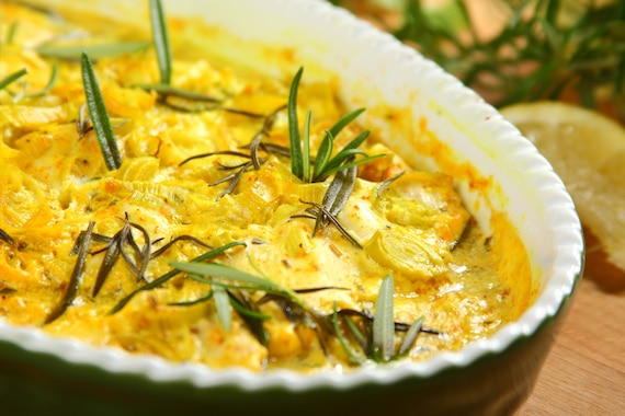 Kurczak w porach i sosie curry 