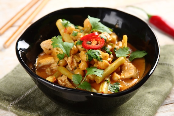 Kurczak z cieciorką na jogurcie