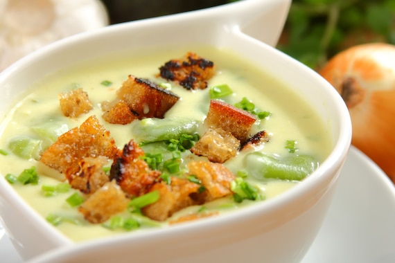 Krem serowy z ziarnami bobu