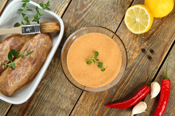 Marynata na jogurcie z ginem do mięs z grilla