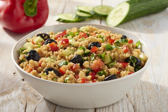 Sałatka z quinoa w stylu śródziemnomorskim