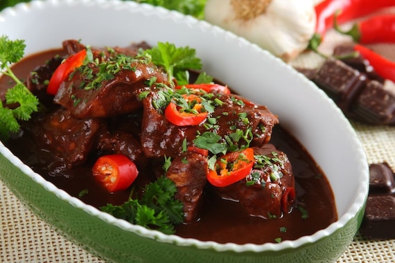 Meksykański kurczak w sosie mole (czekoladowym)