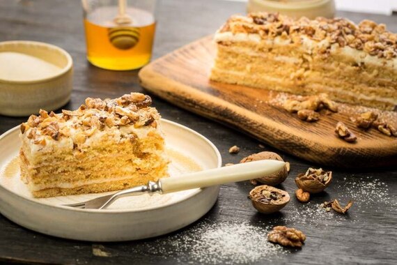 Miodownik z kremem z kaszy manny