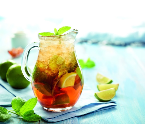 Orzeźwiająca herbata z miętą i limonką