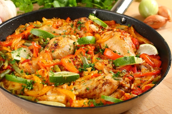 Paella z kurczakiem - VIDEO