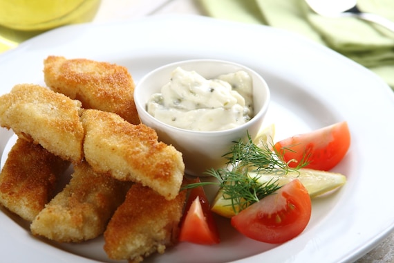 Panierowana ryba z sosem tatarskim 