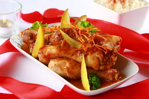 Pieczone udka kurczaka glazurowane owocami