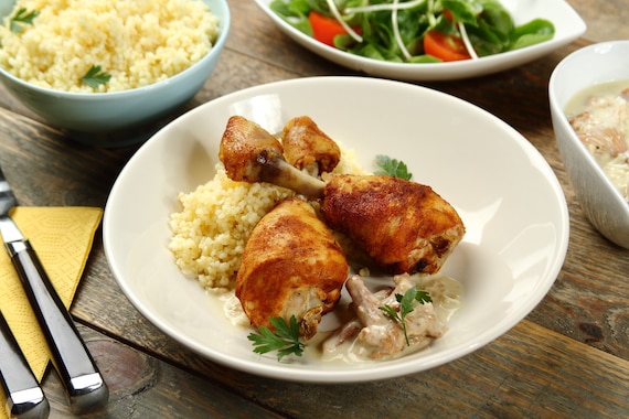 Pieczone udka z  kurczaka z sosem kurkowym 