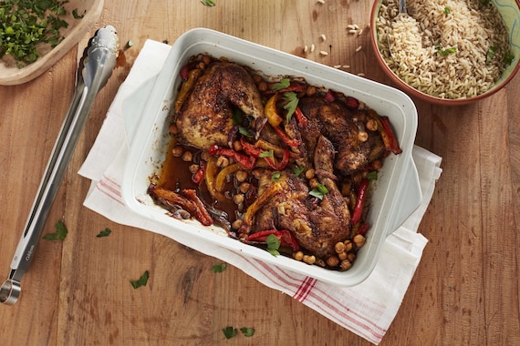 Pieczony kurczak z ciecierzycą po marokańsku